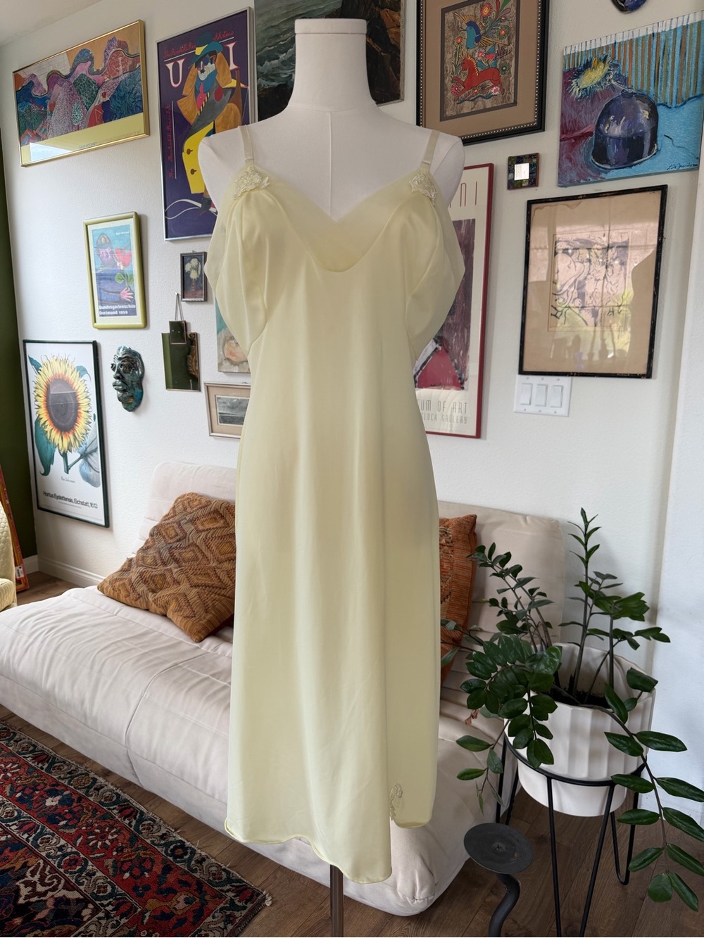 Vintage 60s Style Munsingwear Soft Yellow Women's Slip Dress, floral appliqués